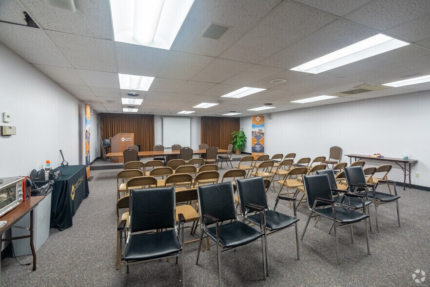 More Photos Of 10885 E 51st Ave, Denver Warehouse For Sale