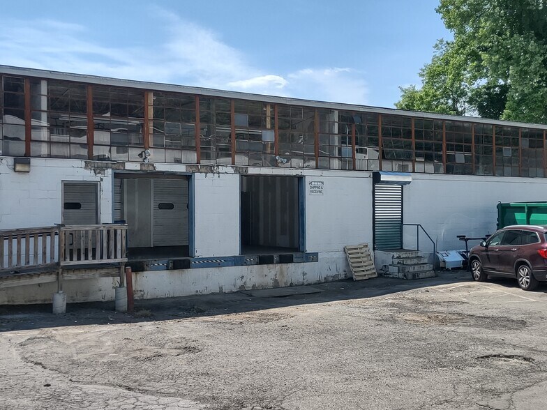 More Photos Of 97 N Water St, Ossining Warehouse For Lease