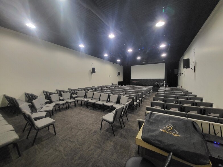 More Photos Of 9489 N Mount Airey Dr, Eagle Mountain Warehouse For Lease