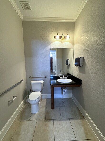More Photos Of 11601 Spring Cypress Rd, Tomball Medical For Sale