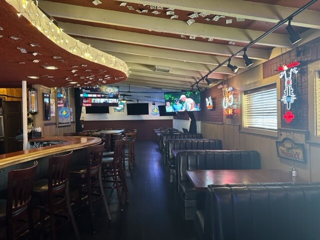 More Photos Of 2222 Wilshire Blvd, Santa Monica Restaurant For Lease