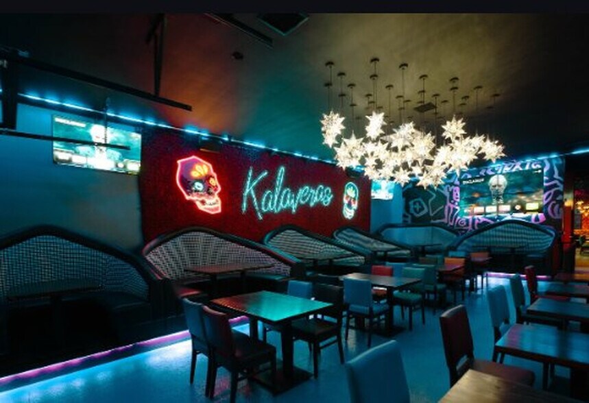 More Photos Of 122 E Commonwealth Ave, Fullerton Restaurant For Sale