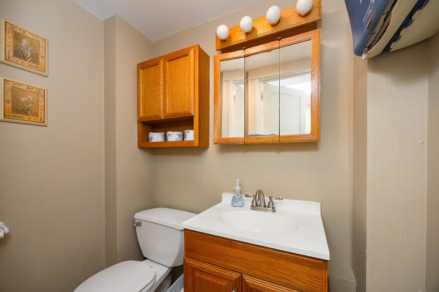 More Photos Of 9 Cannon St, Poughkeepsie Office For Sale