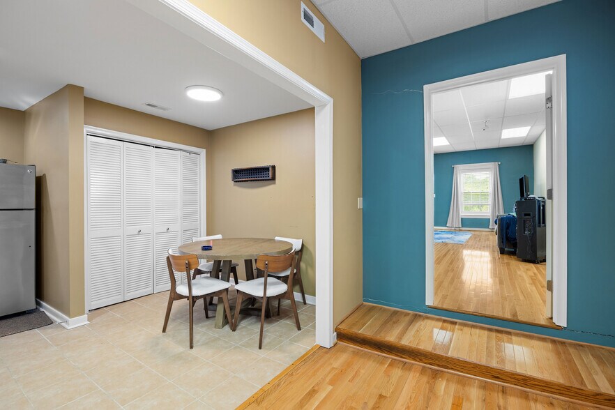 More Photos Of 23-25 W Old St, Petersburg Apartments For Sale