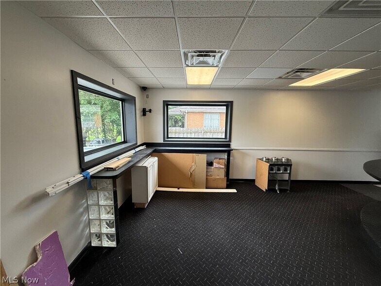 More Photos Of 1420 Commerce St, Wellsburg Office For Lease