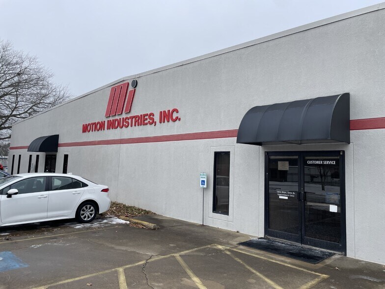More Photos Of 5312 W 65th St, Little Rock Light Distribution For Lease
