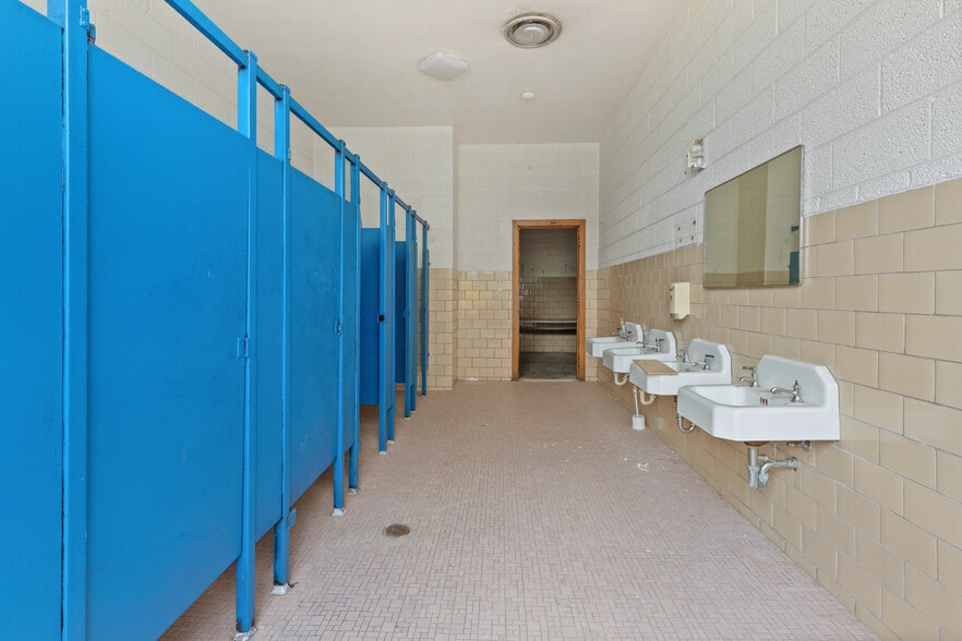 More Photos Of 26123 McDonald St, Dearborn Heights Religious Facility For Lease
