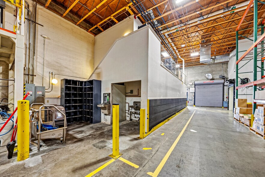 More Photos Of 710 Jefferson Ave, Ashland Light Manufacturing For Lease