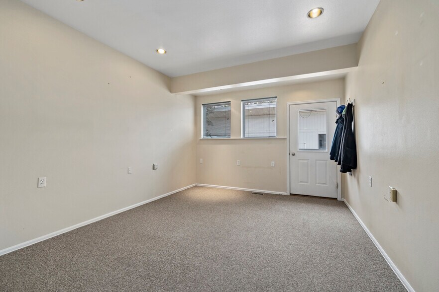 More Photos Of 7690 Carlson Ct, Fort Collins Warehouse For Sale