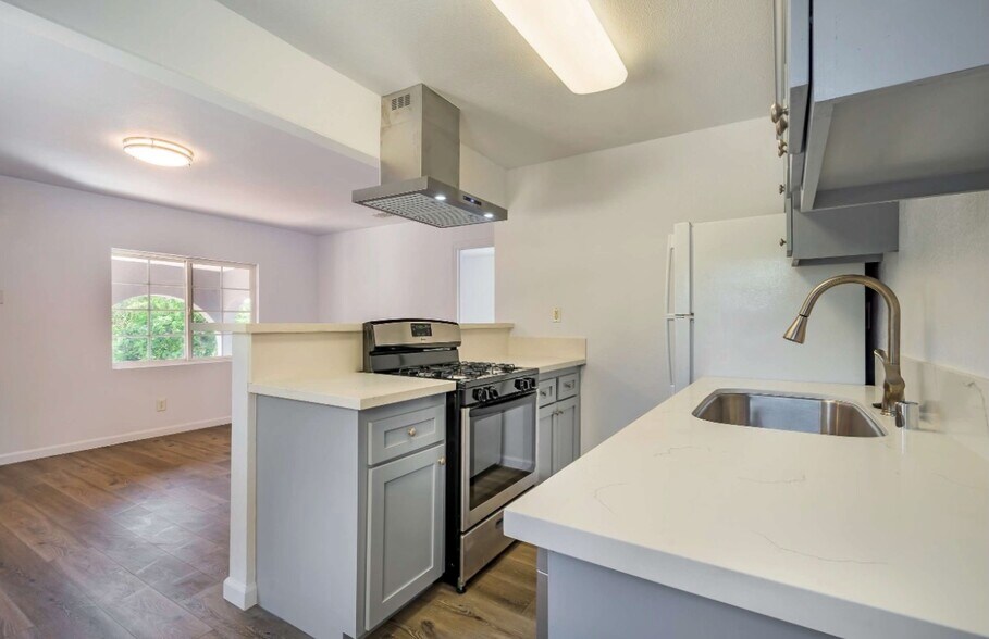 More Photos Of 3317 E 8th St, Los Angeles Apartments For Sale