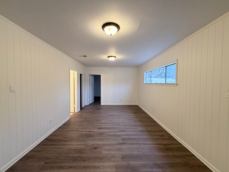 More Photos Of 3612 Park Ave, Memphis General Retail For Sale