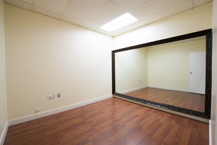 More Photos Of 432-434 W Hastings St, Vancouver Storefront Retail Office For Lease