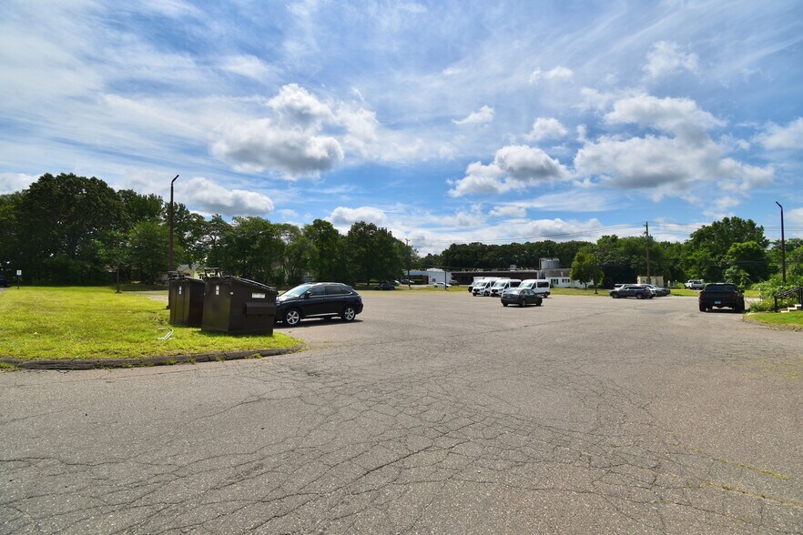 More Photos Of 1 Corporate Dr, Windsor Locks Office For Sale