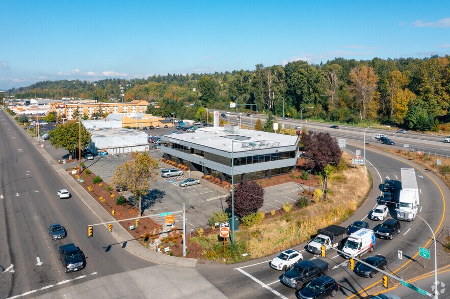 More Photos Of 3900 E Valley Rd, Renton Office For Lease