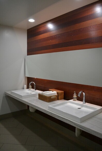 More Photos Of 5151 Shoreham Pl, San Diego Office For Lease