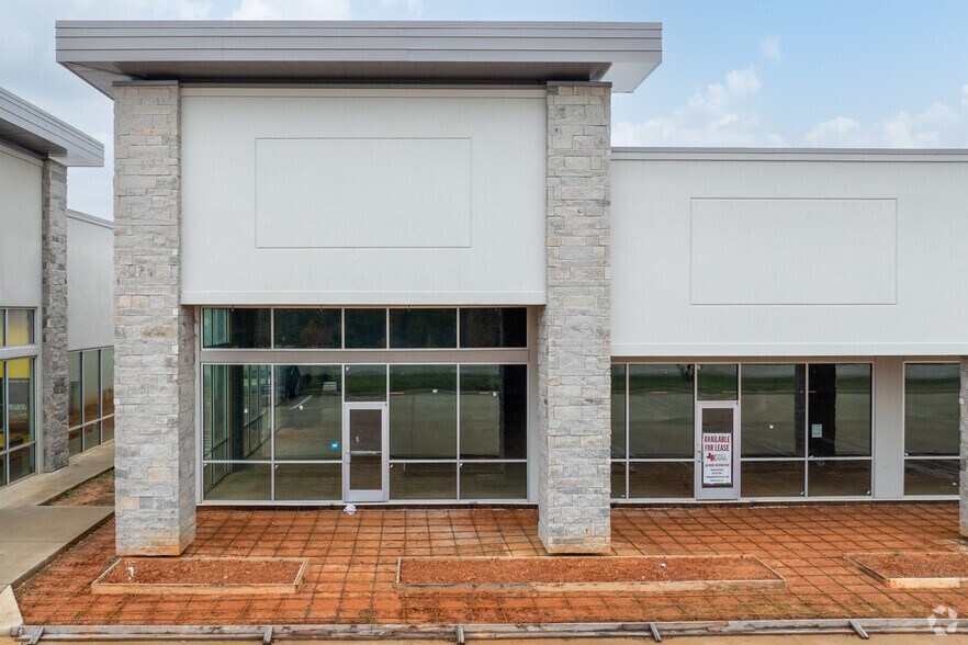 More Photos Of 680 N FM 3083 Rd W, Conroe Unknown For Lease