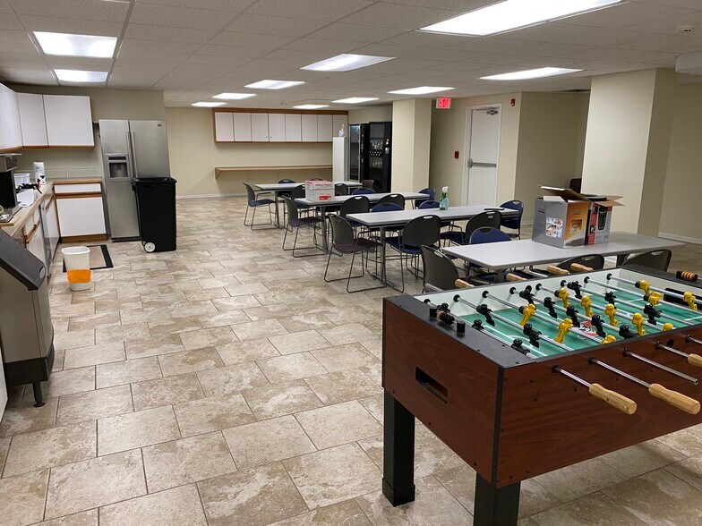 More Photos Of 520 E St, Fairbury Storefront Retail Office For Sale