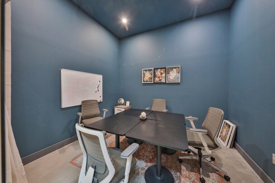 More Photos Of 915 Northampton St, Easton General Retail For Sale