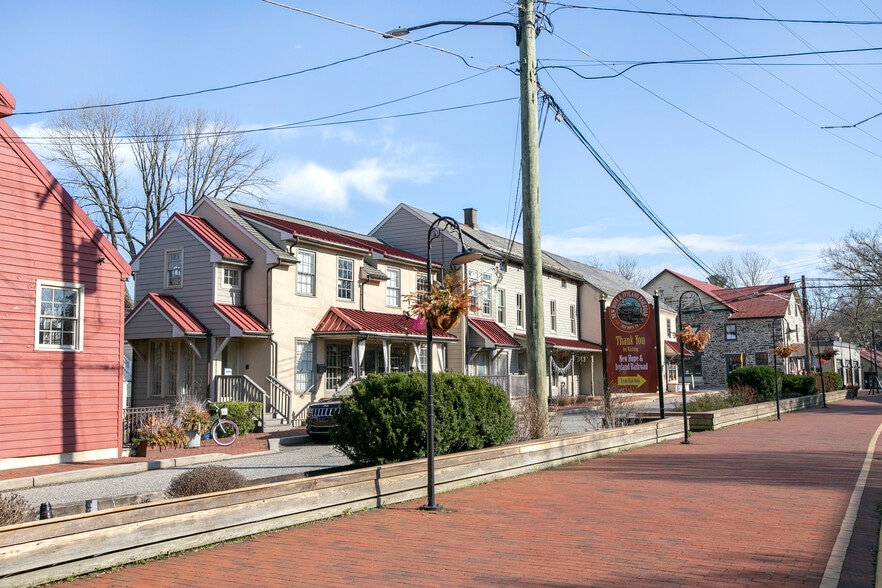 More Photos Of 30 W Bridge St, New Hope Freestanding For Lease
