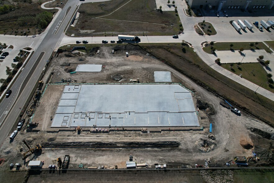 More Photos Of 19150 Marketplace Ave, Kyle Manufacturing For Lease