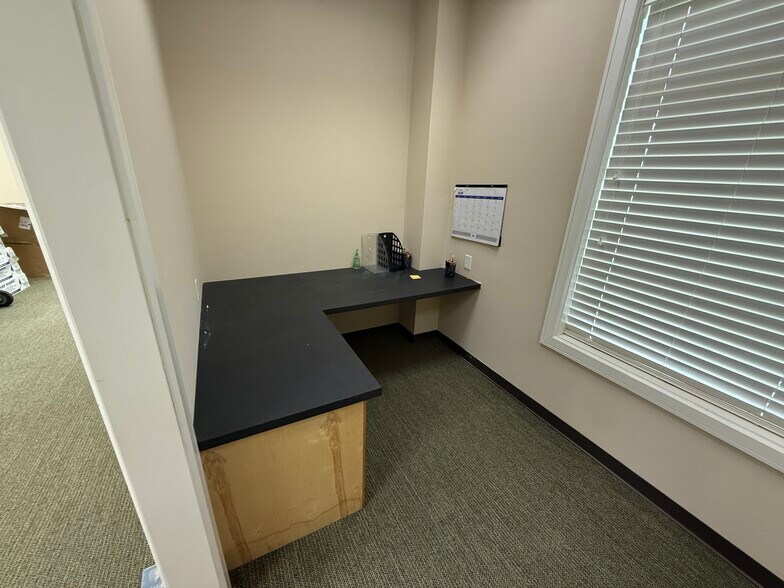 More Photos Of 211B Johnny Mercer Blvd, Savannah Self Storage For Sale