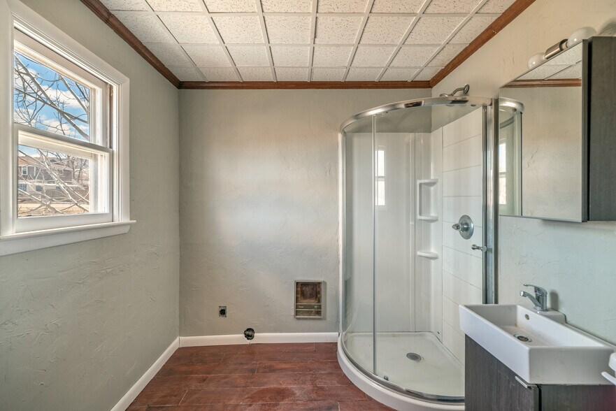 More Photos Of 121 Byers Ave, Hot Sulphur Springs Storefront Retail Residential For Sale