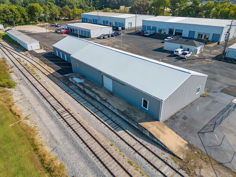 More Photos Of 123-139 Ragland Rd, Jackson Warehouse For Lease