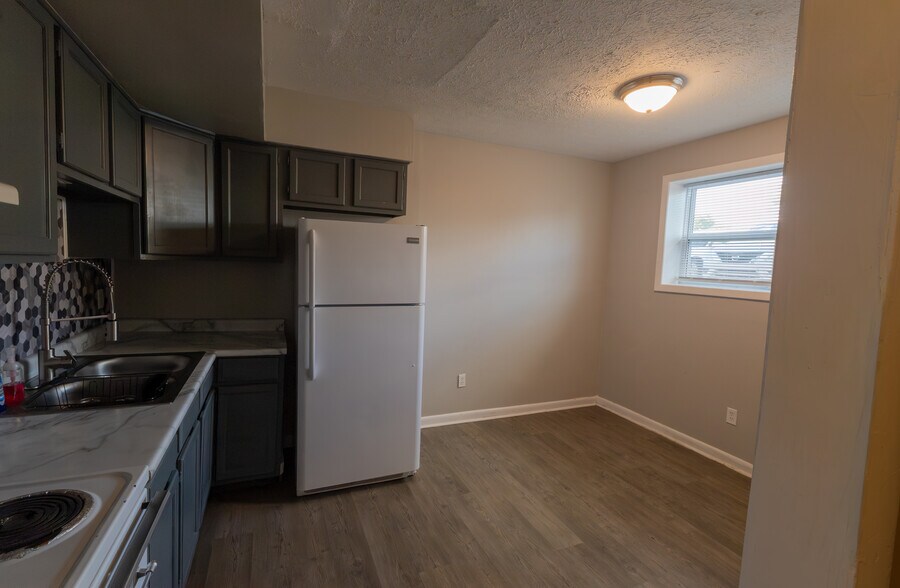 More Photos Of 105 Windy Cir, Franklin Multifamily For Sale
