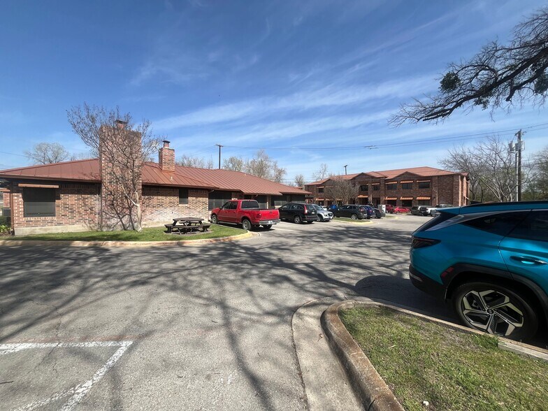 More Photos Of 821 Grand Avenue Pky, Pflugerville Medical For Lease
