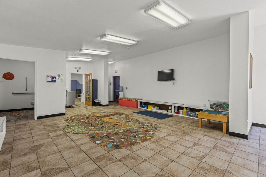 More Photos Of 11223 NW 10th St, Oklahoma City Daycare Center For Sale