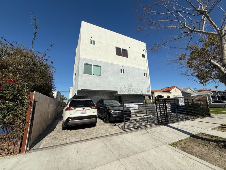 More Photos Of 2223 S Highland Ave, Los Angeles Apartments For Sale