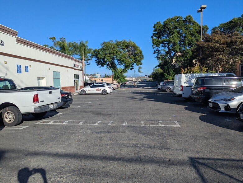 More Photos Of 122 E 17th St, Santa Ana Unknown For Lease