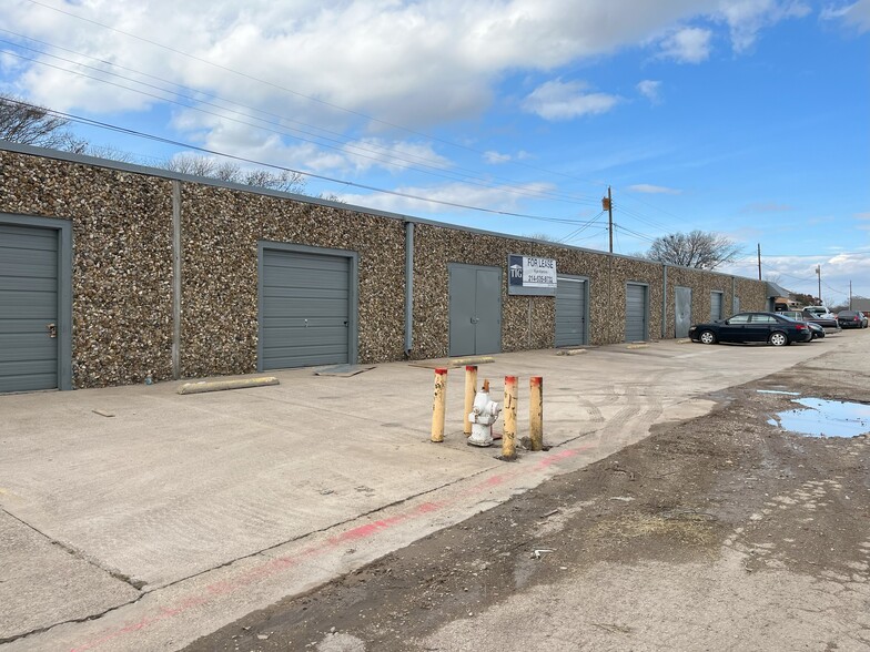 Primary Photo Of 719 N Hampton Rd, DeSoto Warehouse For Sale