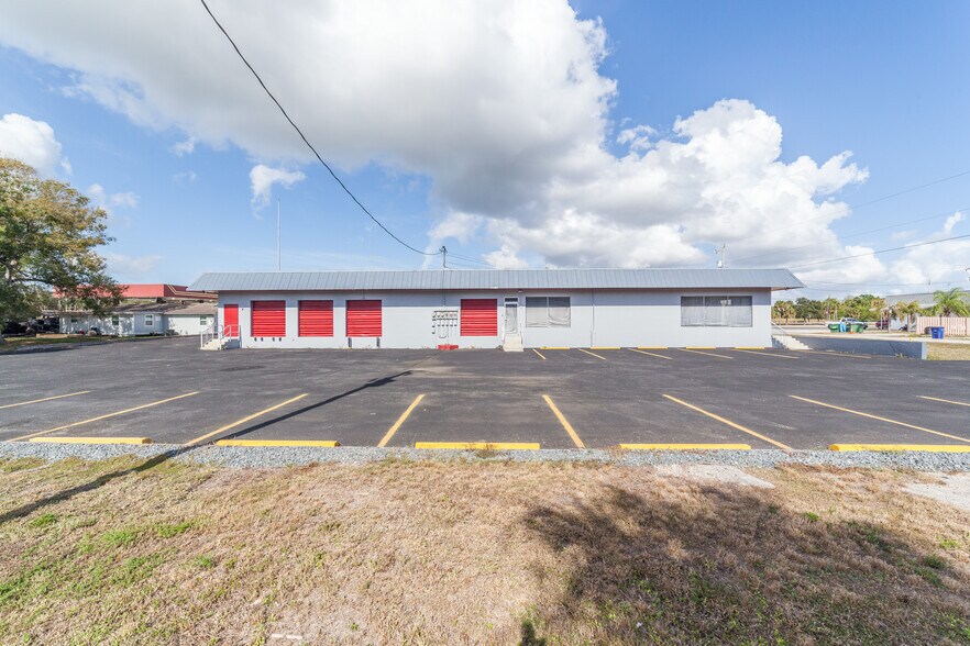 More Photos Of 4750 Bayline Dr, North Fort Myers Unknown For Lease