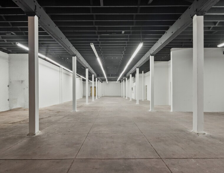 More Photos Of 236 W 15th St, Los Angeles Warehouse For Sale