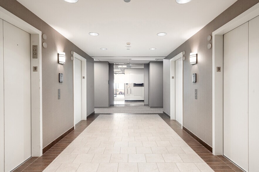 More Photos Of 1600 Stout St, Denver Medical For Lease