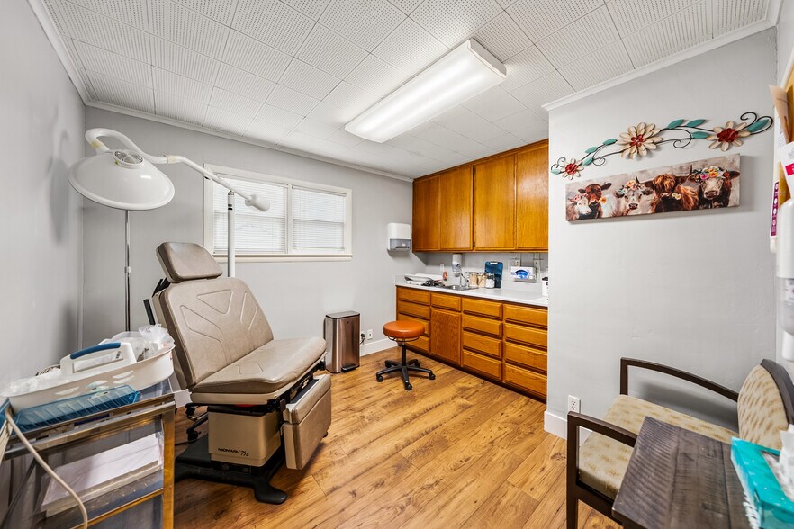 More Photos Of 21990 Highway 62, Shady Cove Healthcare For Sale