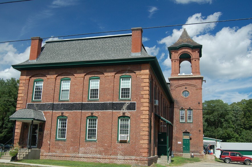 More Photos Of 20 Ladd Ave, Florence Manufacturing For Sale
