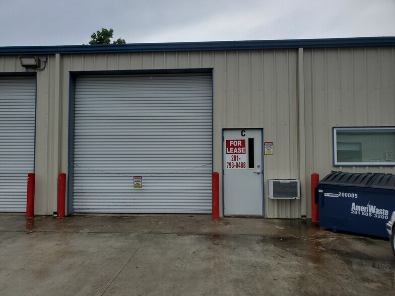 Primary Photo Of 2290 Dickinson Ave, League City Warehouse For Lease