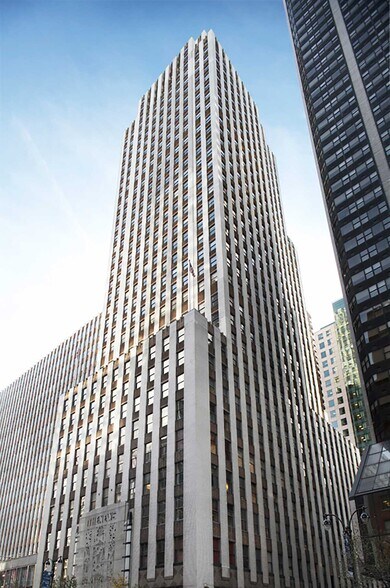More Photos Of 220 E 42nd St, New York Office For Lease