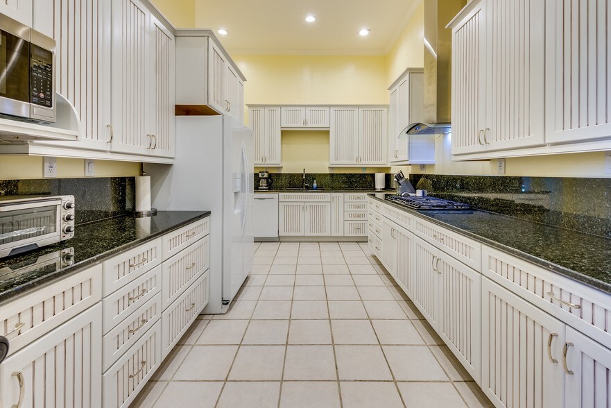 More Photos Of 21049 Uncompahgre Rd, Montrose Hotel For Sale