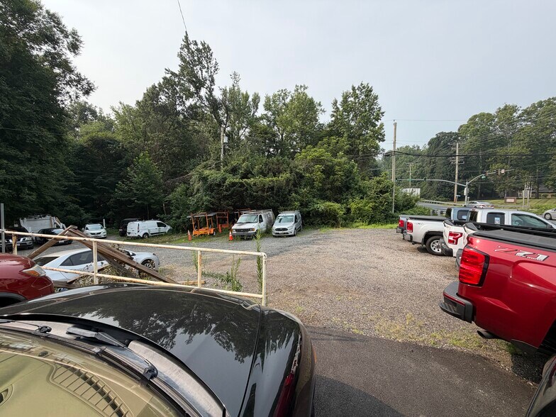 More Photos Of 6501 Crain Hwy, Bowie Auto Dealership For Lease