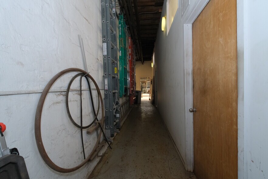 More Photos Of 154 26th St, Brooklyn Warehouse For Sale