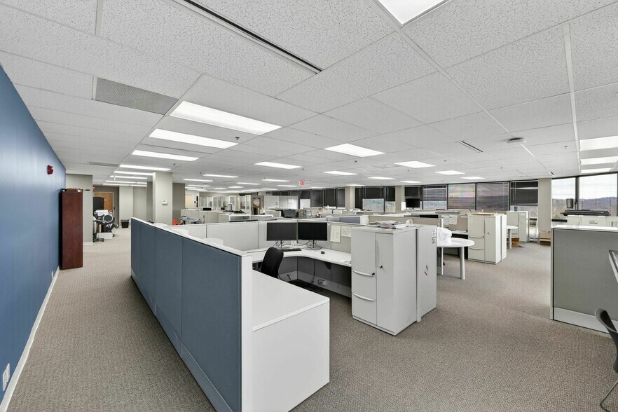 More Photos Of 400 TechneCenter Dr, Milford Office For Sale