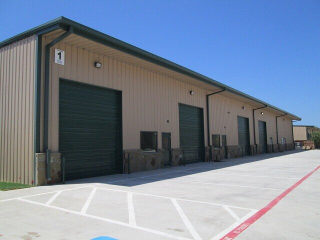 More Photos Of 122 Rose Ln, Frisco Light Manufacturing For Lease