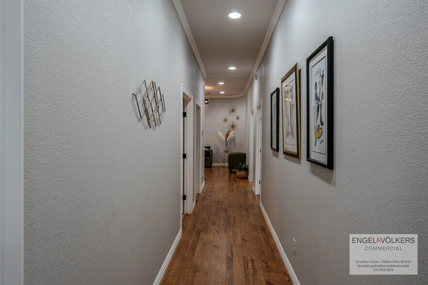 More Photos Of 4204 SW Green Oaks Blvd, Arlington Business Park For Sale