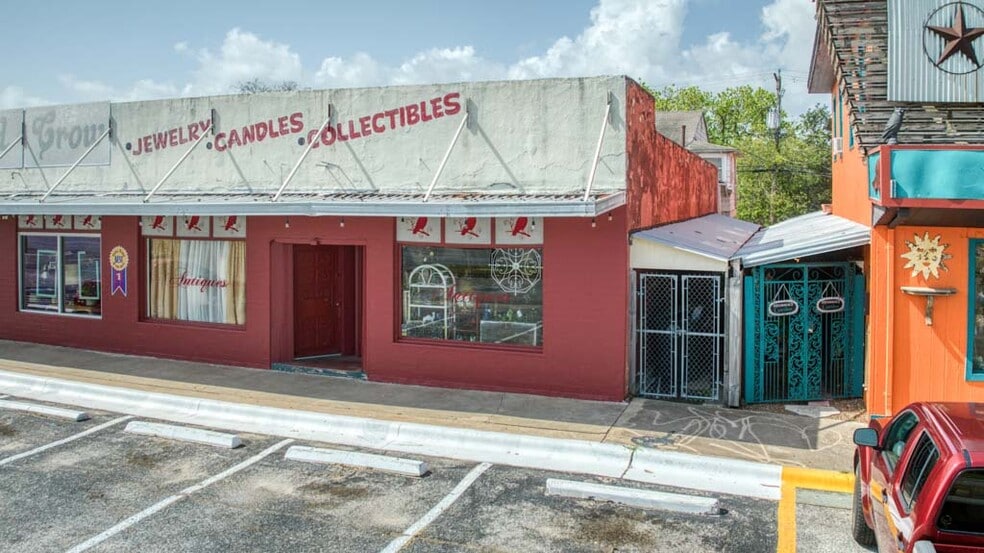 More Photos Of 4321-4343 S Alameda St, Corpus Christi Storefront For Sale