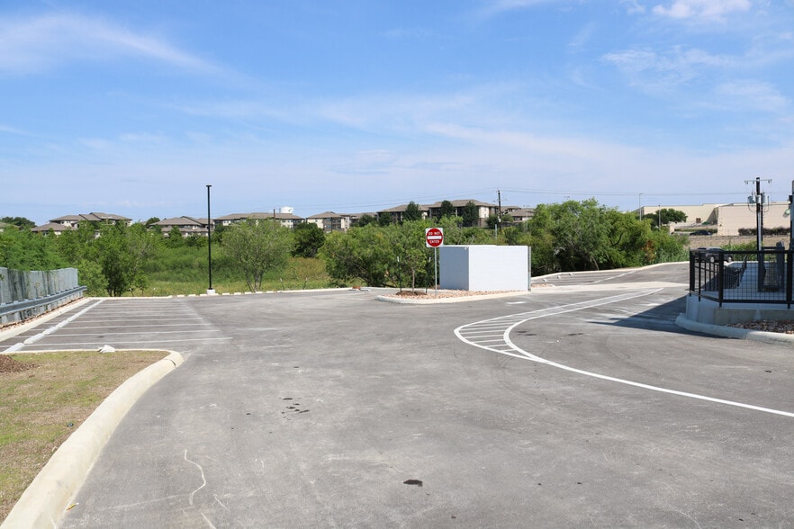 More Photos Of NEC Of Loop 1604 And Lookout Rd, San Antonio General Retail For Lease