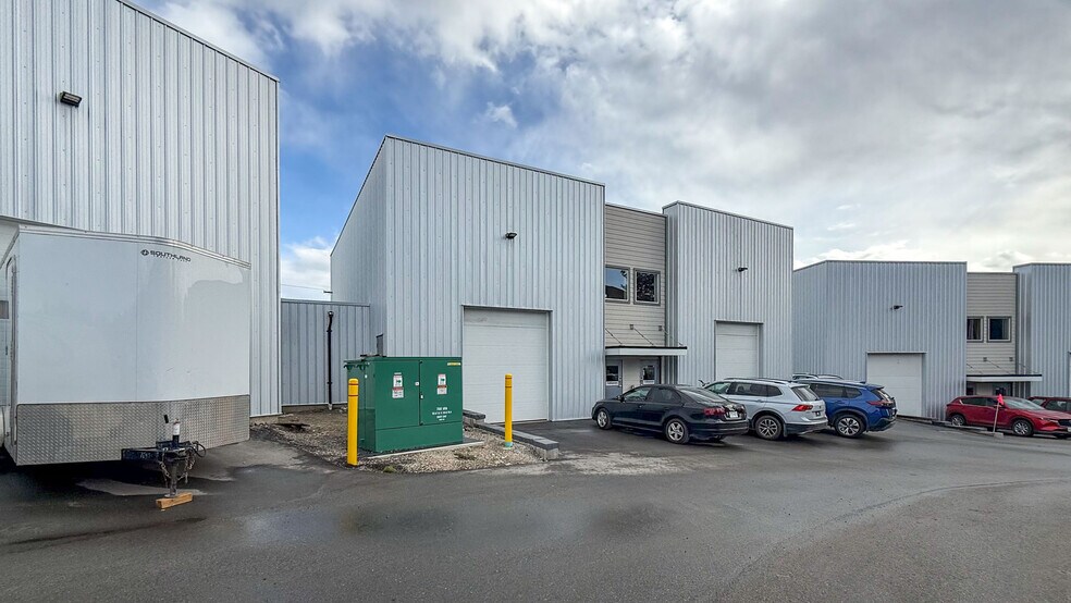 More Photos Of 2842-2848 Fenwick Rd, Kelowna Industrial For Sale