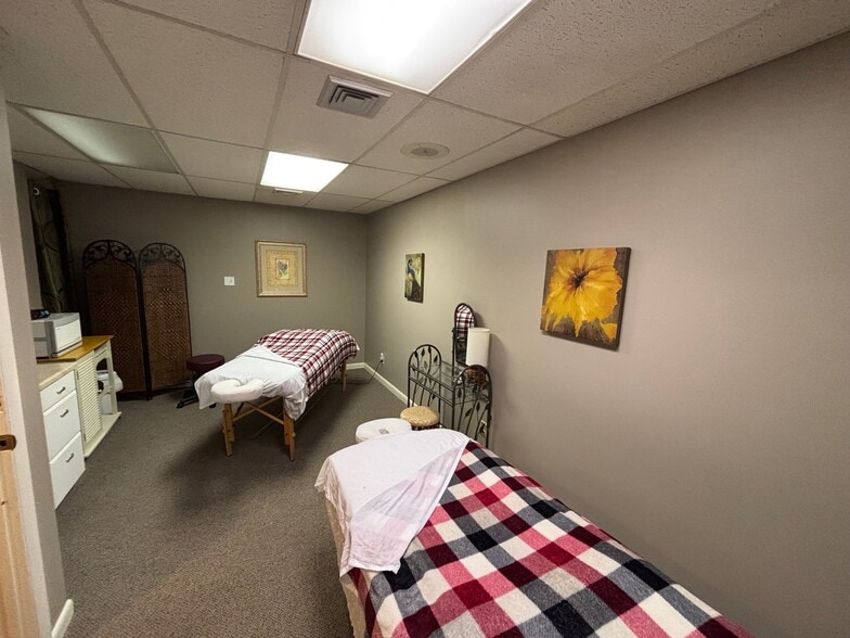 More Photos Of 2805 Lincoln Ave, Evansville Medical For Sale